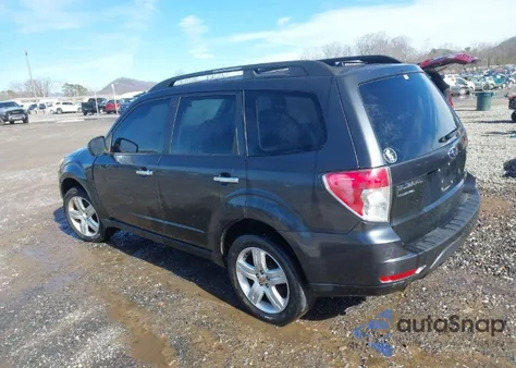 2010 Subaru Forester 2.5X Premium из США, поврежденный, VIN JF2SH6CC8AH705952
